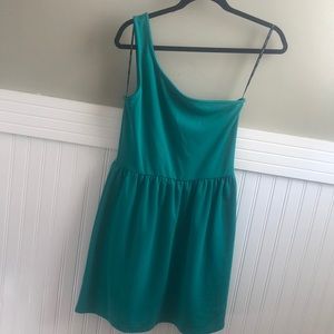 Green One-shoulder Dress